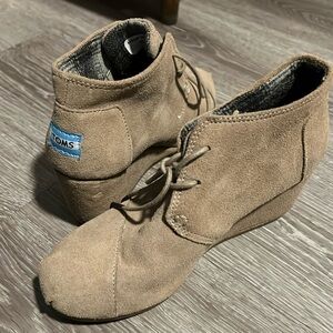 TOMS suede desert wedges ankle booties tan
